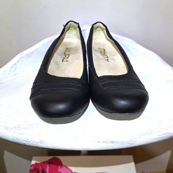 KURU Grace Black Leather Ballet Flats - Picture 3 of 7